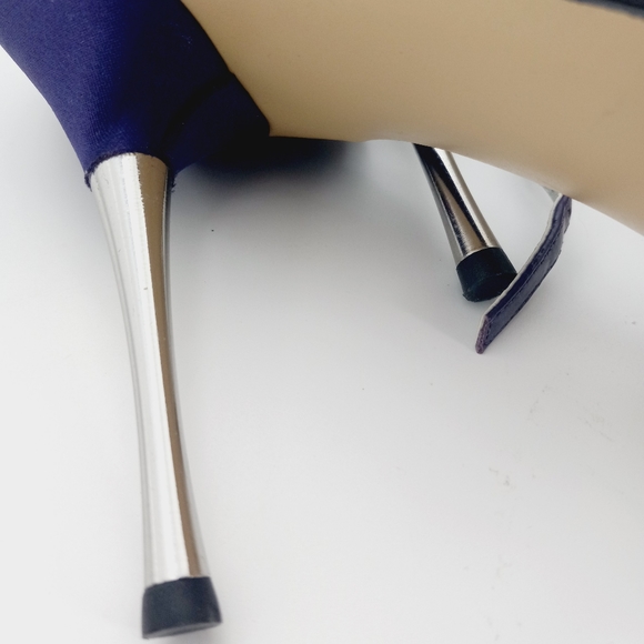 GUESS PURPLE HEELS - Picture 6 of 7